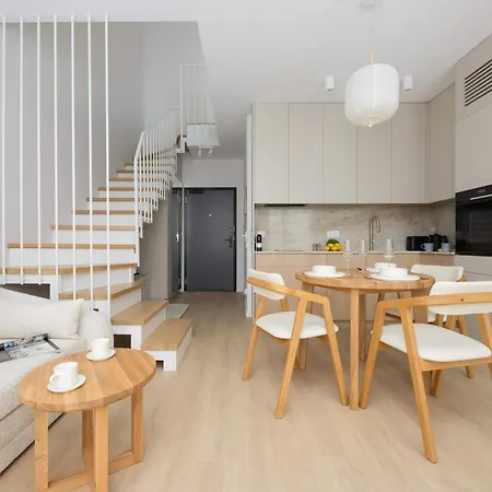 Zen Prestige With Parking & Air Conditioning By Renters Prestige * ורשה