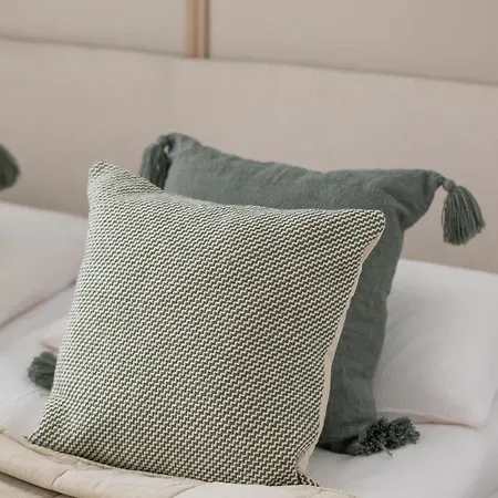 Zen Prestige With Parking & Air Conditioning By Renters Prestige شقة