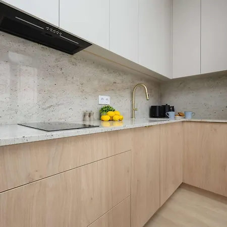 Zen Prestige With Parking & Air Conditioning By Renters Prestige * Βαρσοβία
