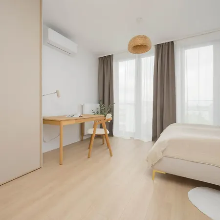 Zen Prestige With Parking & Air Conditioning By Renters Prestige